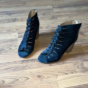 Quipd black lace up heels